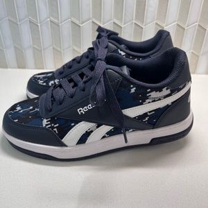 Boys Brand New Reebok Heelys (no tags)